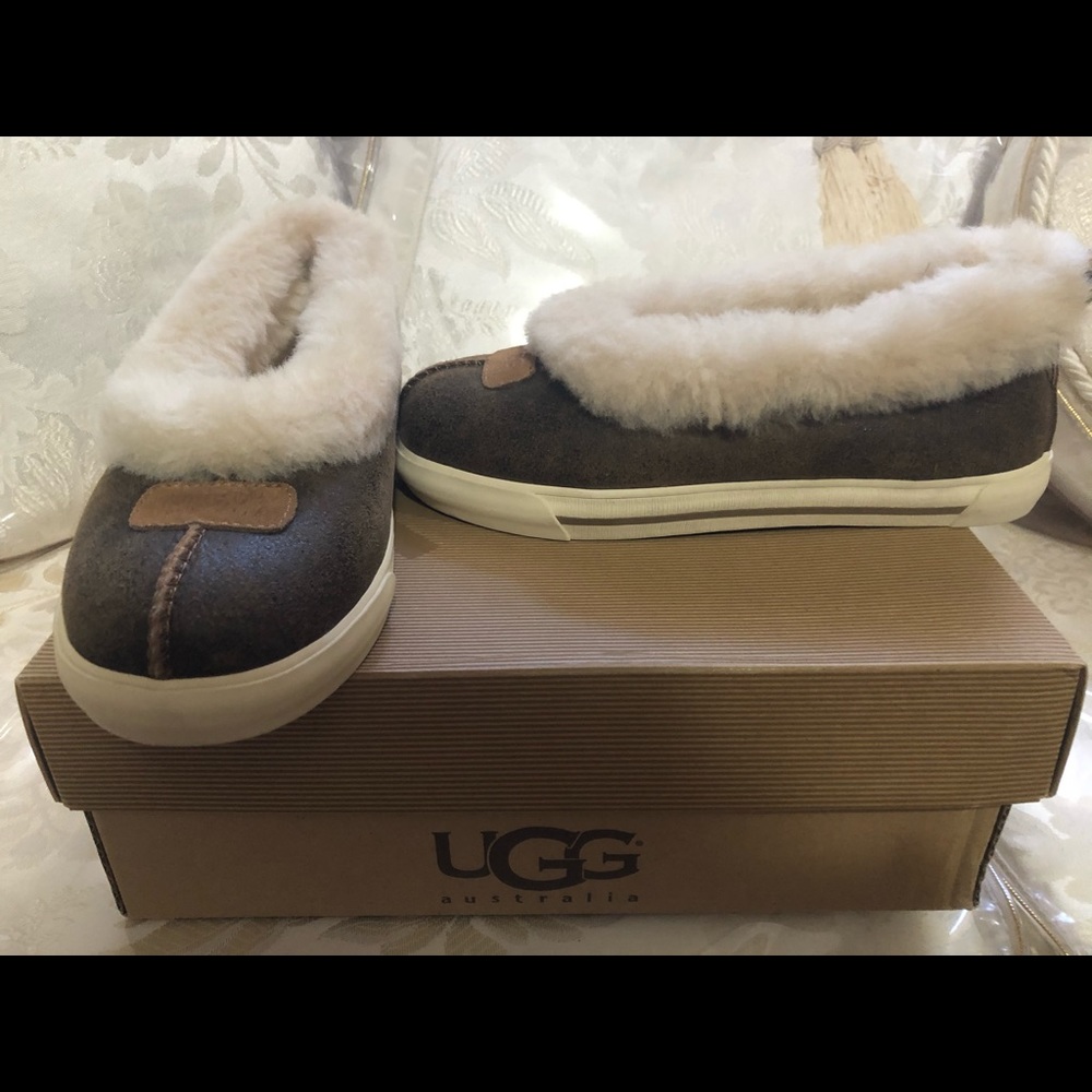 Brown suede furry comfortable shoe.